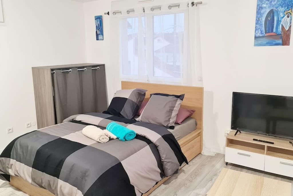 Appartement Tres Lumineux Et Calme. Sevran Exterior foto